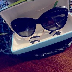 Adorable Kate Spade Sunglass Frames. Original case included